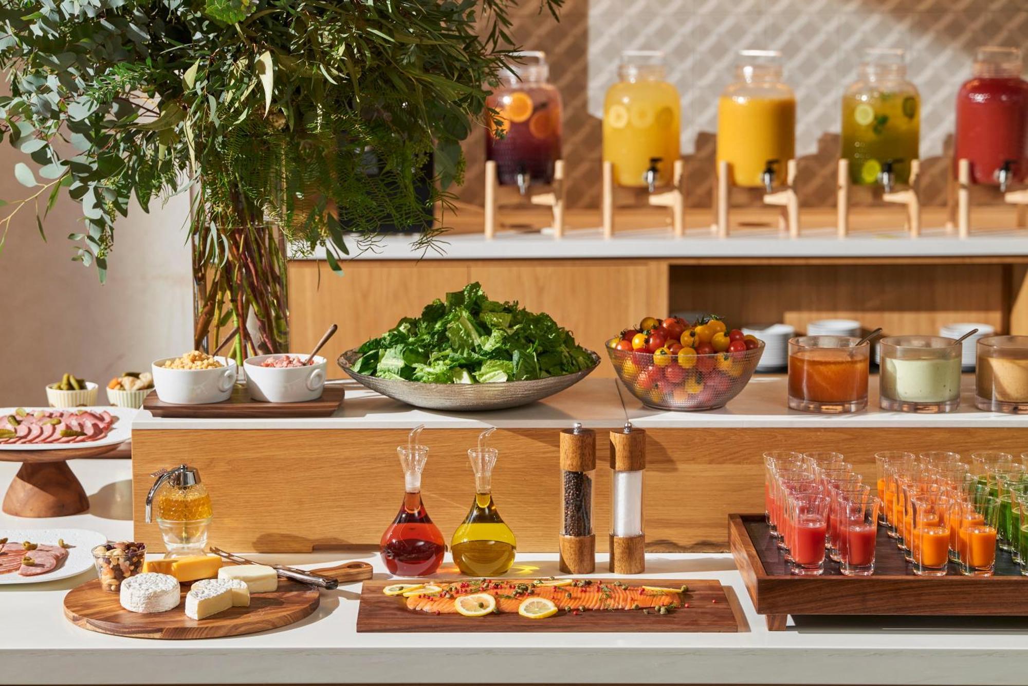 Omo7 Osaka By Hoshino Resorts Eksteriør bilde A salad bar