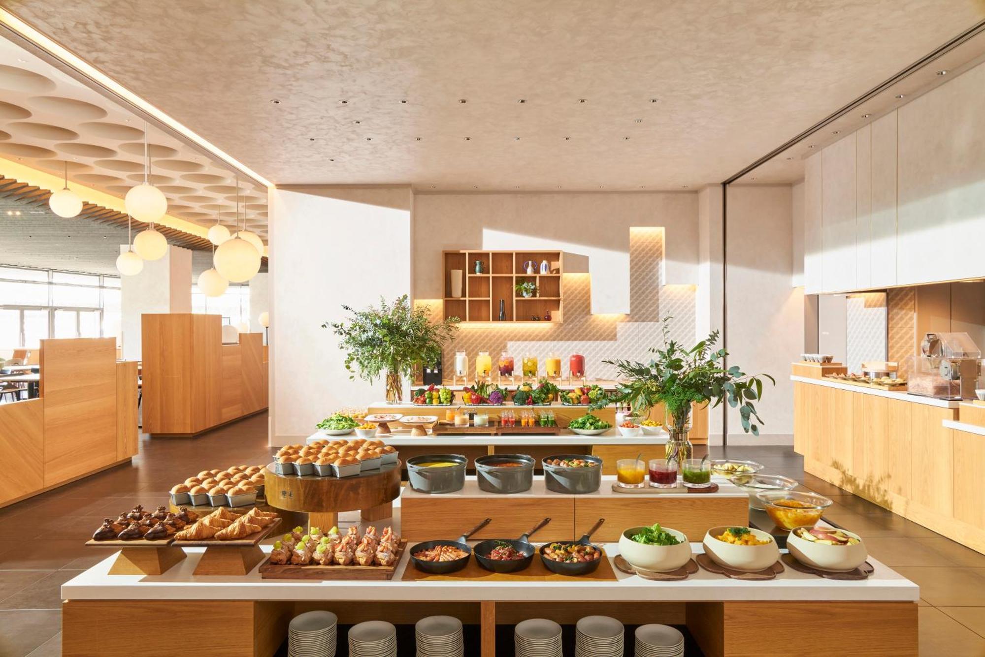 Omo7 Osaka By Hoshino Resorts Eksteriør bilde The buffet at the lounge