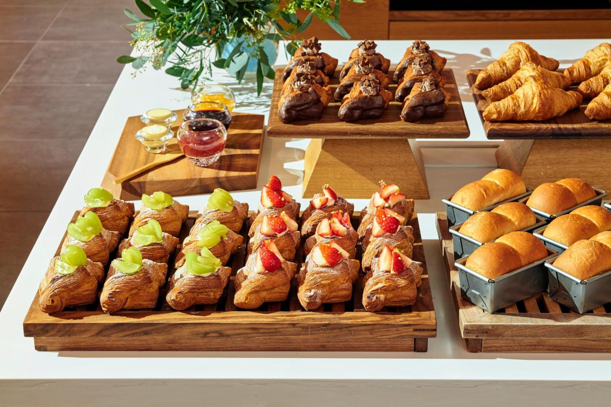 Omo7 Osaka By Hoshino Resorts Eksteriør bilde A selection of pastries
